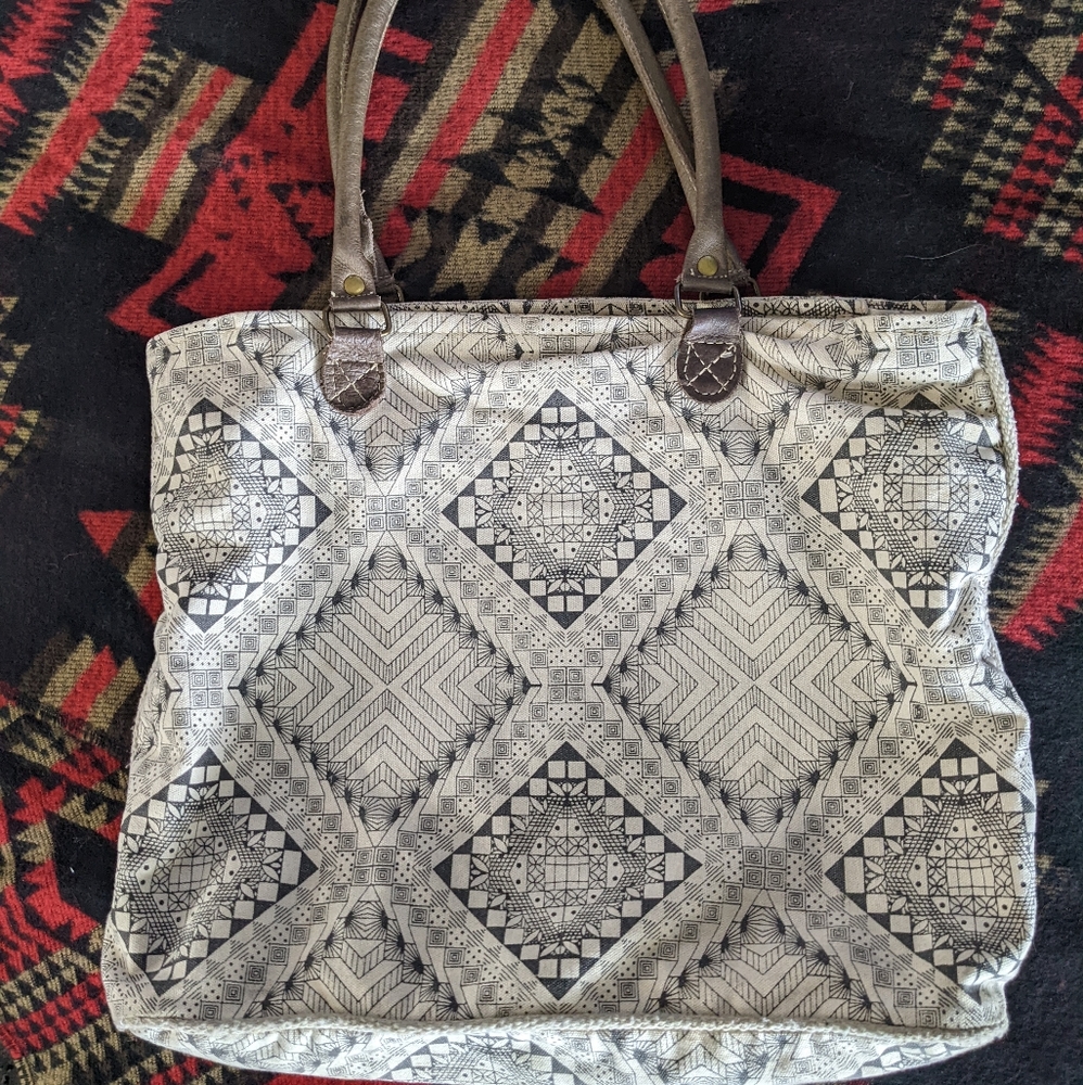 Myra Bag